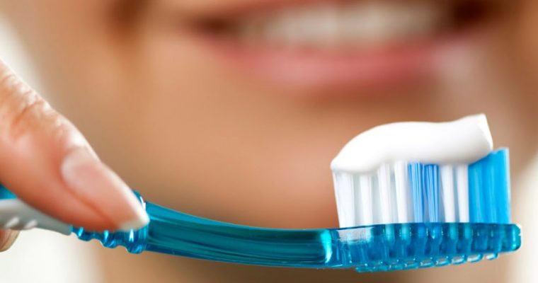 Os erros mais comuns na hora de escovar os dentes