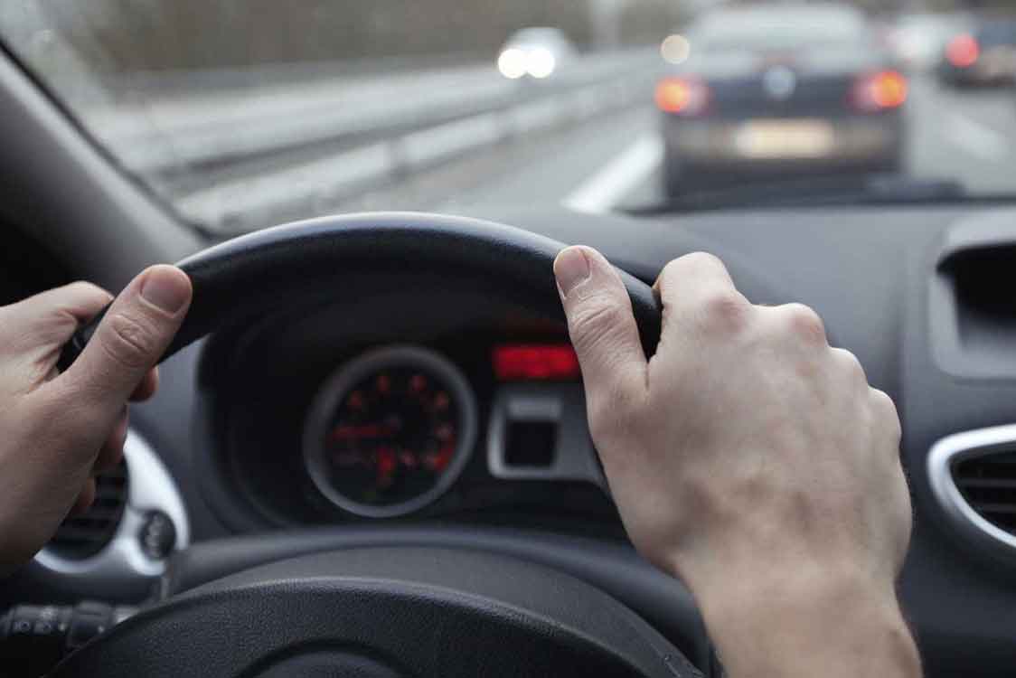 7 erros que cometemos a conduzir e prejudicam a saúde