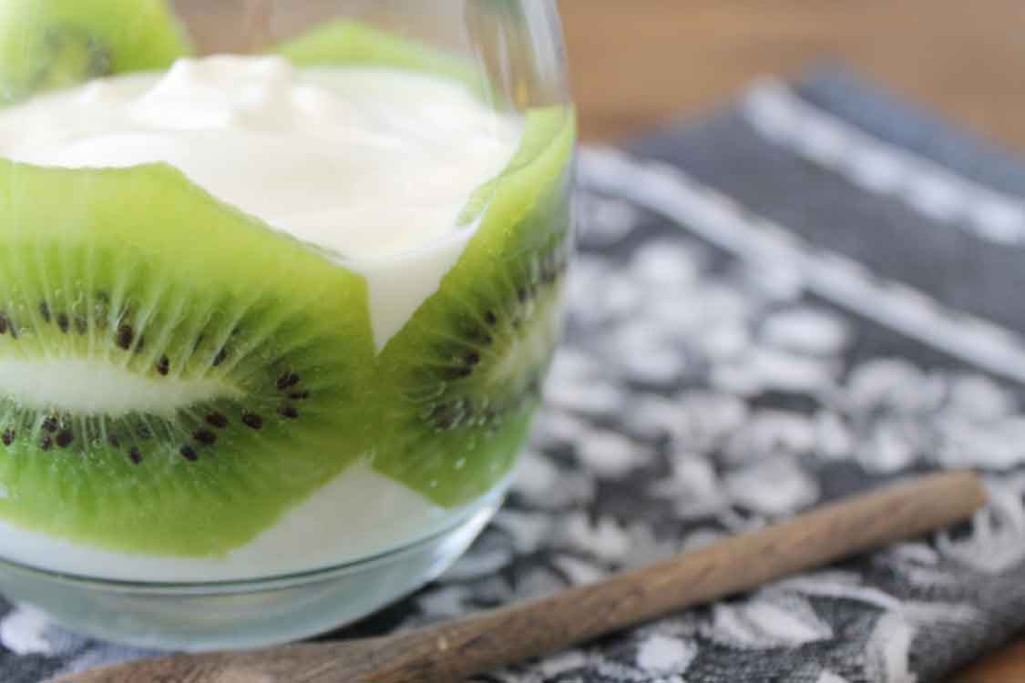 Parfait de iogurte e kiwi: rápido e fresco