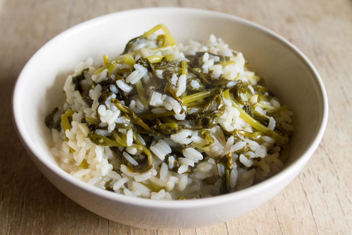Este arroz de grelos é saudável… e tão bom!