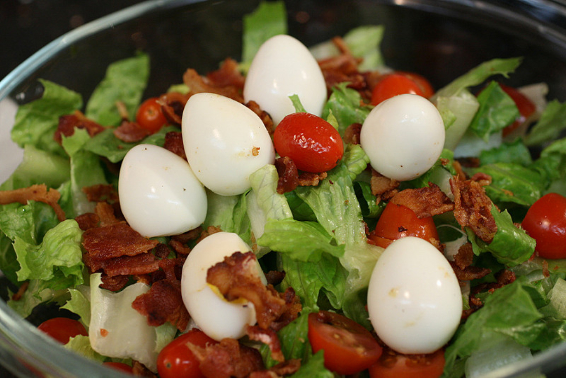 Salada de ovos de codorniz