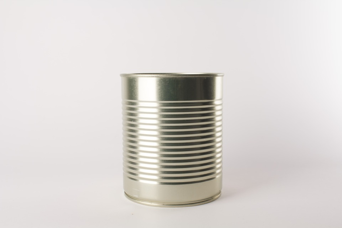 Sabia que é muito fácil abrir uma lata… com uma colher?