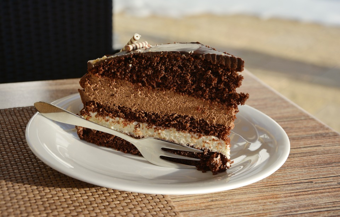 Comer bolo de chocolate ajuda a emagrecer!