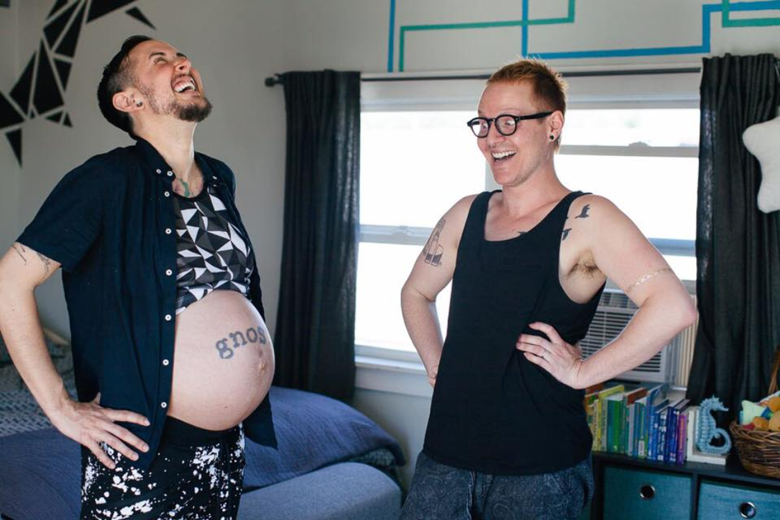 Depois de aborto espontâneo, homem transexual dá à luz um bebé saudável!