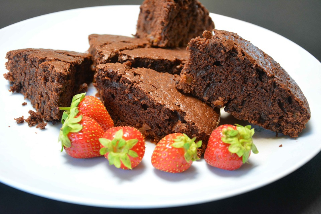 Receita fantástica de bolo de chocolate: só precisa de 2 ingredientes!
