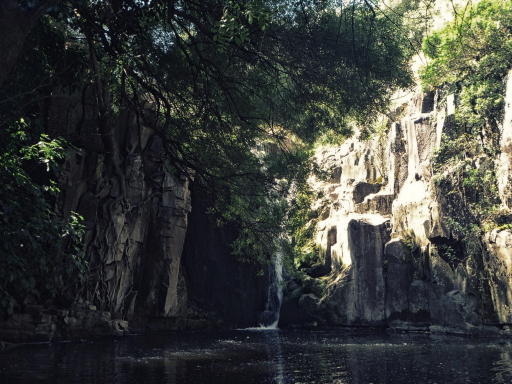 Faça esta caminhada por Sintra para descobrir duas cascatas deslumbrantes!