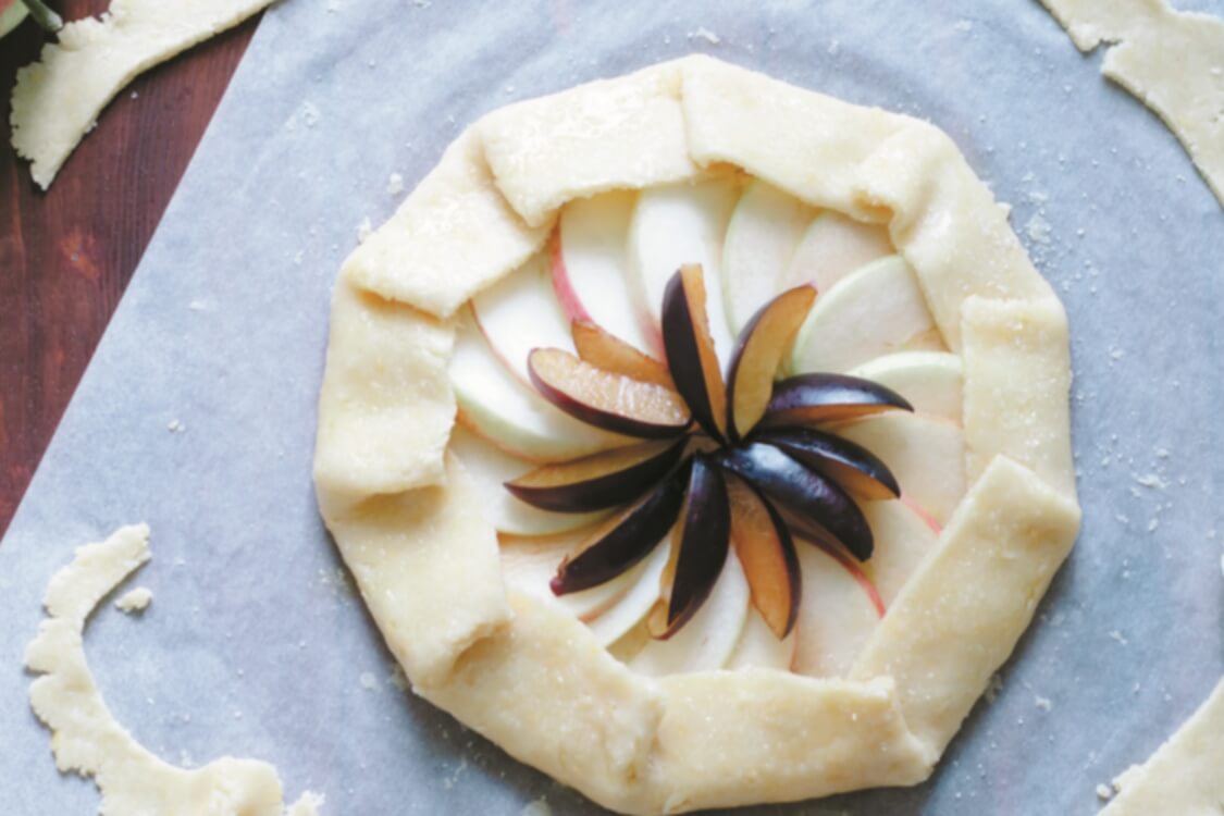 Tarte de maçã e ameixa: a receita de um doce irresistível!
