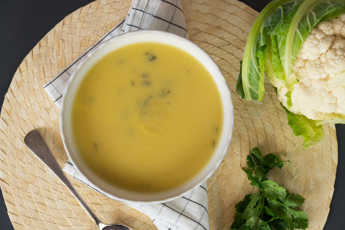 Creme de couve-flor, coentros e gengibre: uma sopa deliciosa!