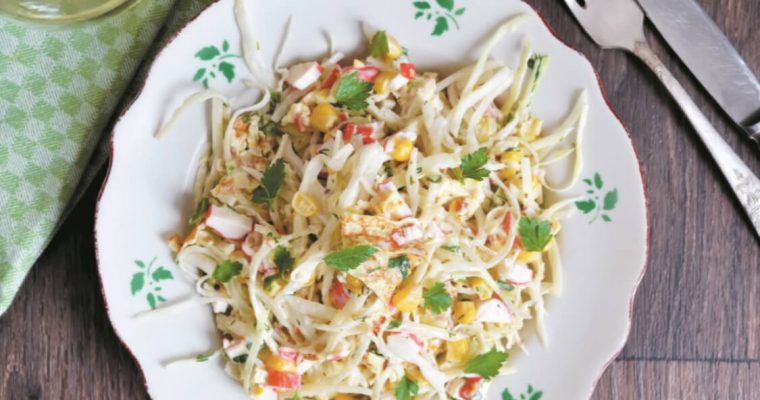 Salada de repolho e delícias do mar: um prato leve… e saboroso!