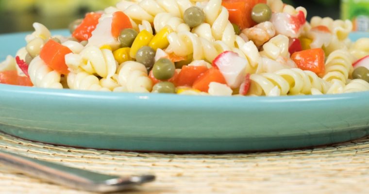 Massa de legumes e delícias do mar: um prato repleto de cor e nutrientes!