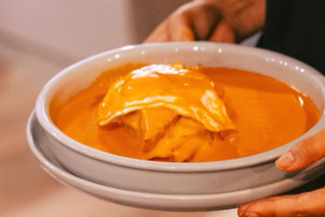 Vive em Lisboa e não resiste a uma francesinha? Percorra esta Camada!