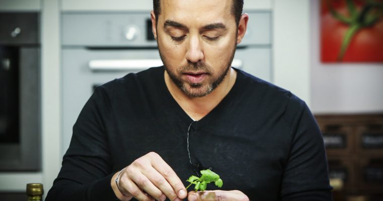 BACALHAU À BRÁS COM MUITA SALSA