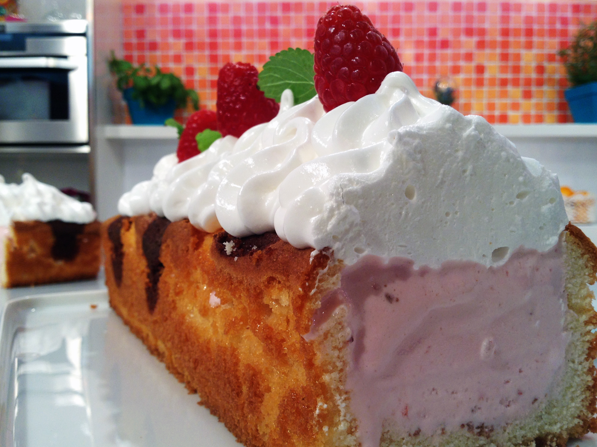 BOLO MERENGADO RECHEADO