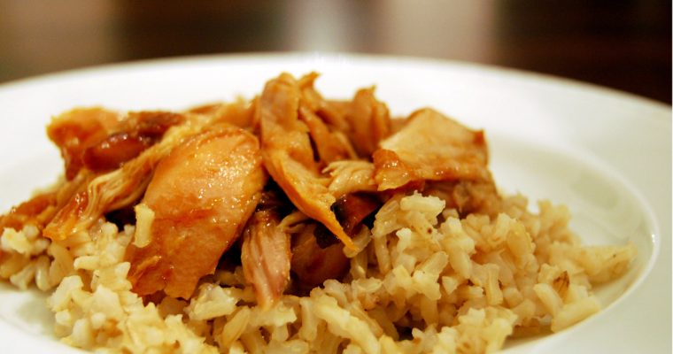 FRANGO E ARROZ COM SOPA DE CEBOLA