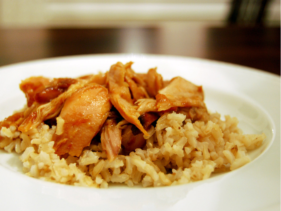FRANGO E ARROZ COM SOPA DE CEBOLA