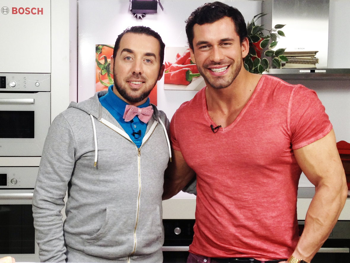 FRANCISCO MACAU FAZ FRANGO COM KETCHUP