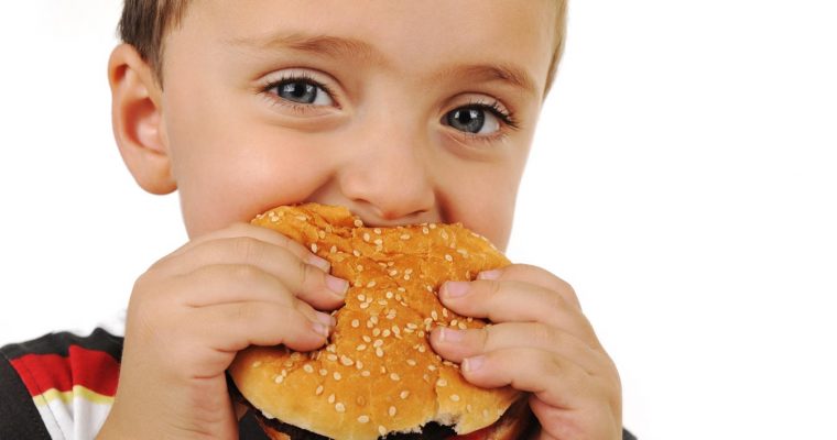 Obesidade Infantil: Um problema que começa nos pais