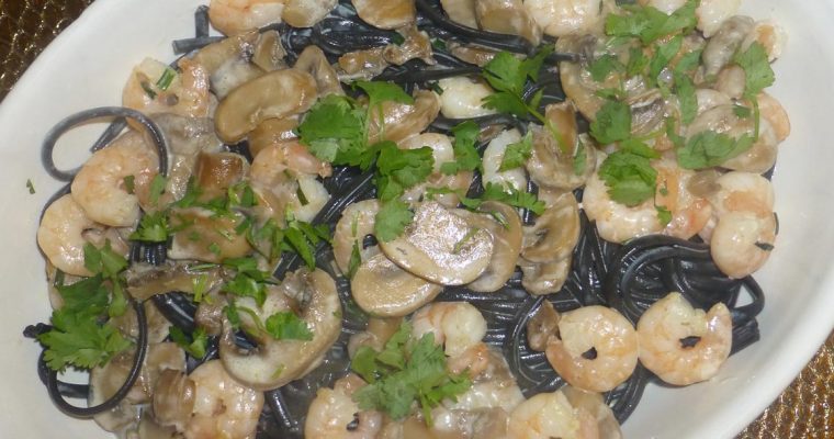 Camarões com esparguete à moda da Isabel Angelino