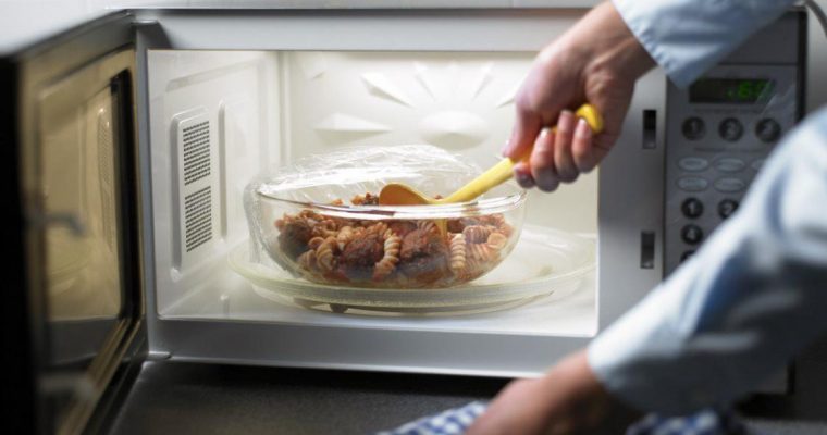 7 alimentos que nunca devem ser reaquecidos