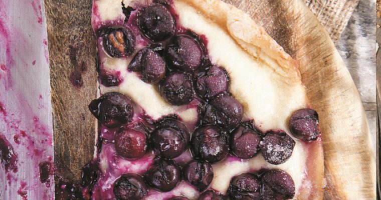 Pizza de Queijo e Mirtilos com 3 ingredientes