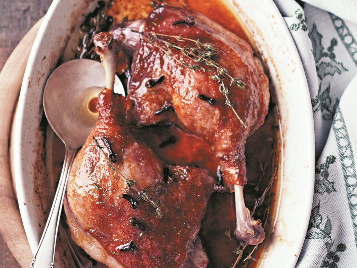 Simples e suculento: perna de pato com cravinho