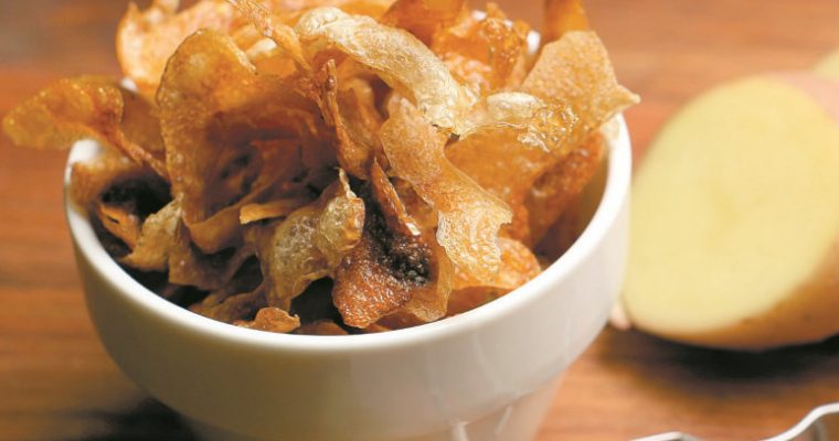 Cascas de batata fritas