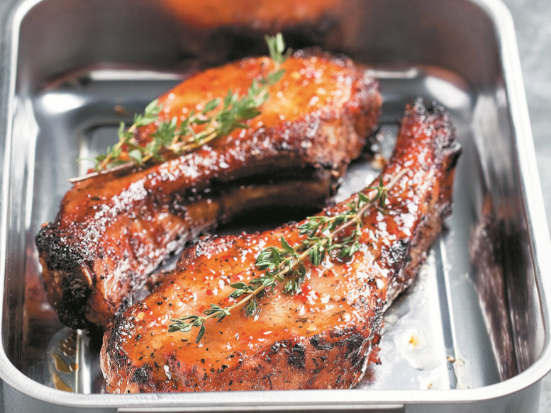 Costeletas com massa de pimentão. Quem resiste?