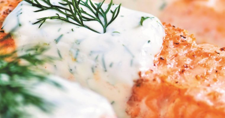 Salmão no forno com molho de funcho