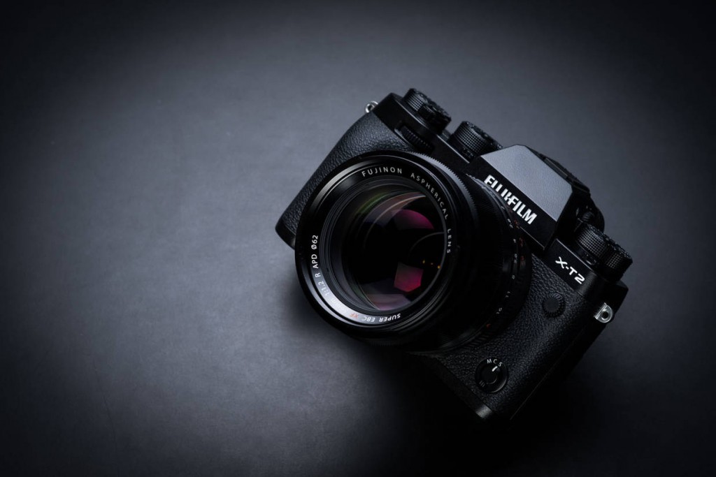 Esta máquina tem um sensor e um mecanismo de processamento de imagem de alta qualidade, com objetivas de elevada precisão que oferece uma excelente resolução de imagem. As fotografias têm um grande realismo e podem registar as texturas, dar uma sensação tridimensional e até uma atmosfera envolvente.