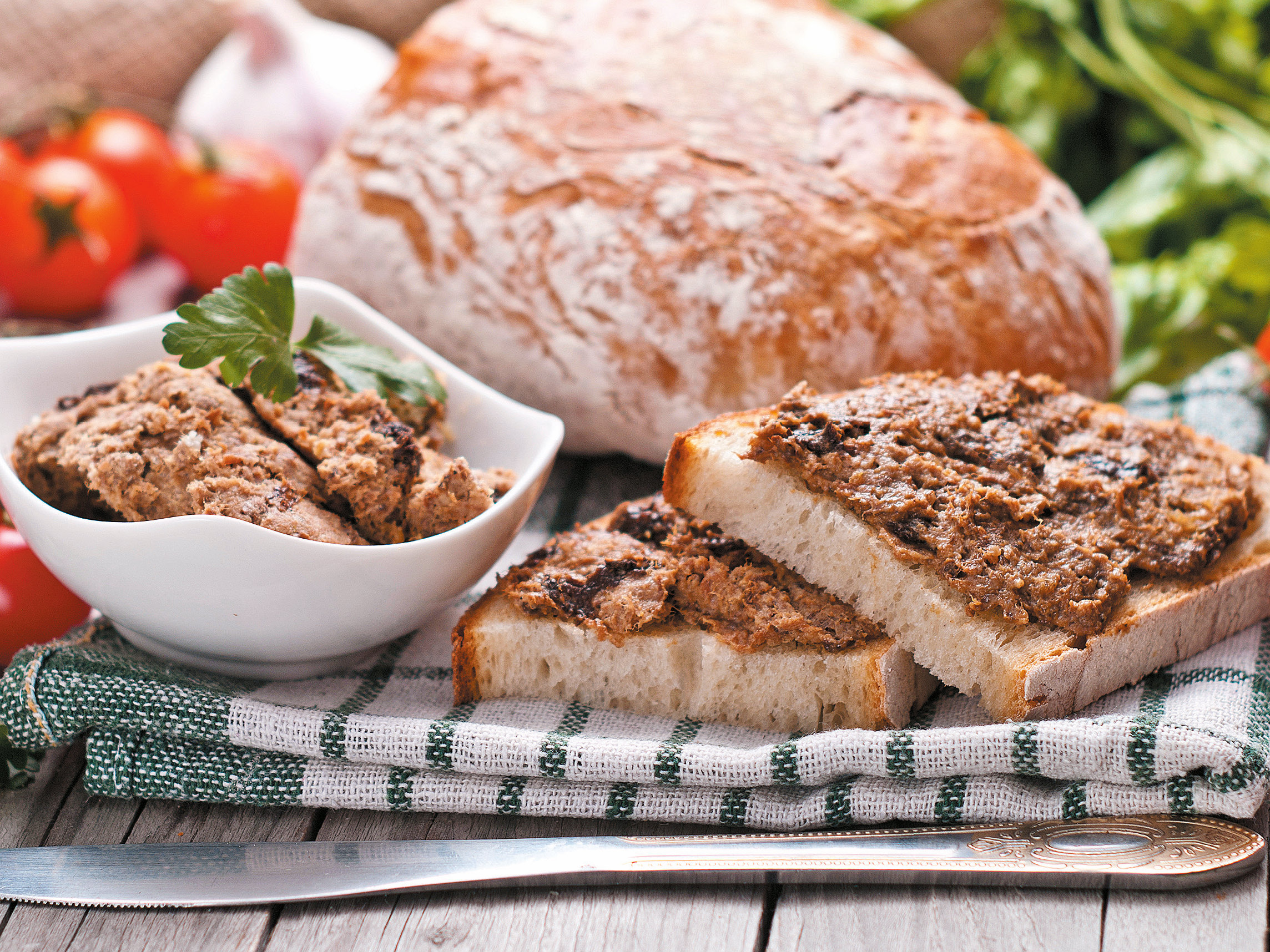 Para barrar: patê de beringela e sardinha