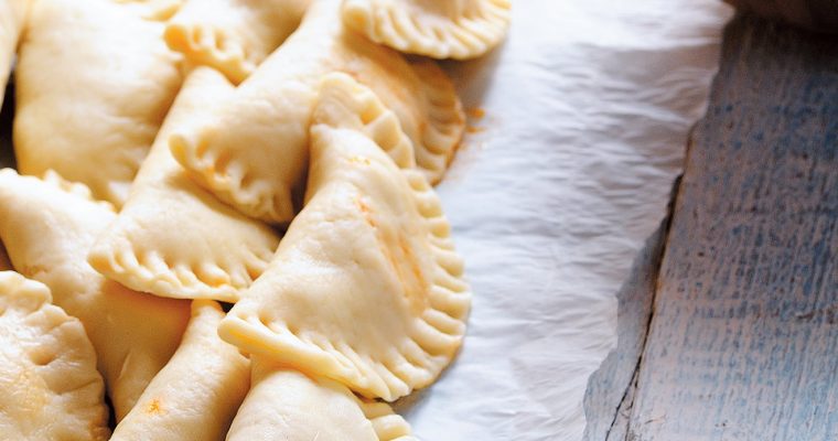 Aprenda a fazer pastéis doces com o seu sabor favorito