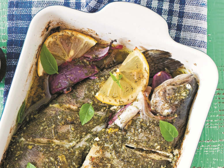 Truta no forno com ervas saudável e deliciosa
