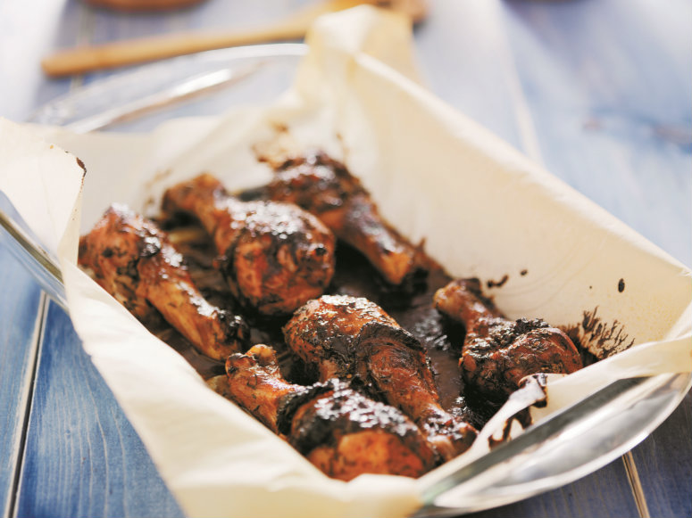 Em apenas três passos: receita de frango à Jamaica