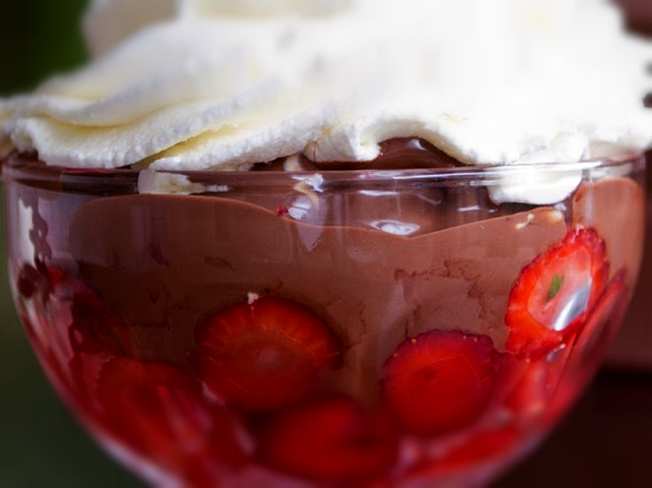 Mousse de chocolate com morango