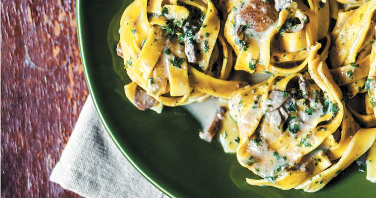 Tagliatelle com cogumelos