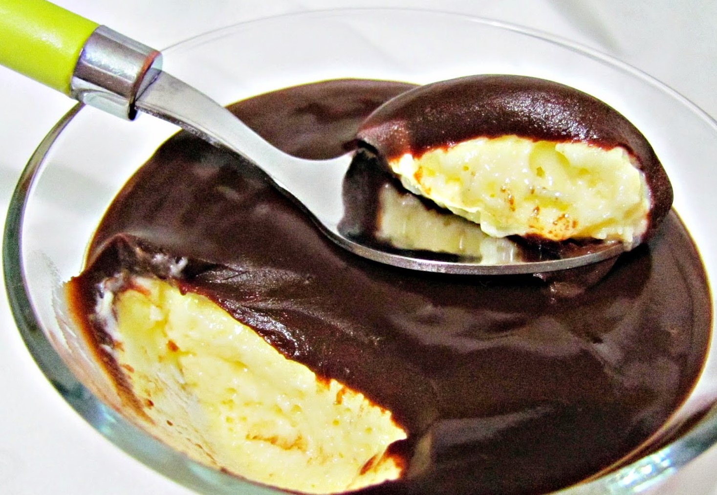 Receita mousse de baunilha com cobertura de chocolate