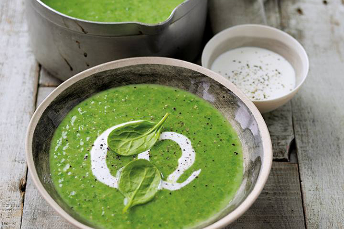 Sopa de quinoa com espinafres e gengibre
