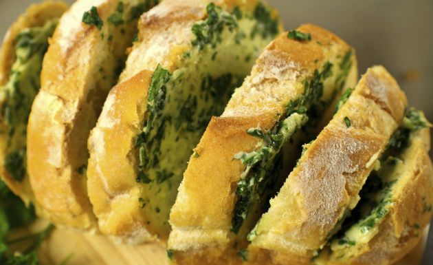 Pão com alho caseiro