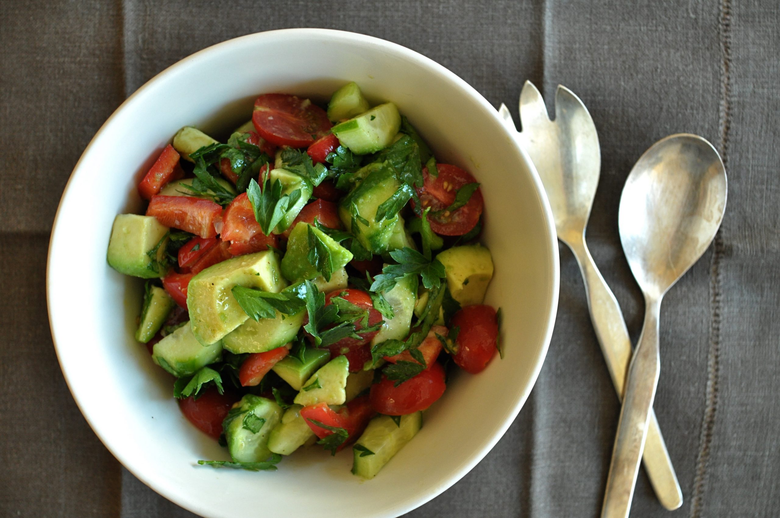 Salada de abacate e tomate