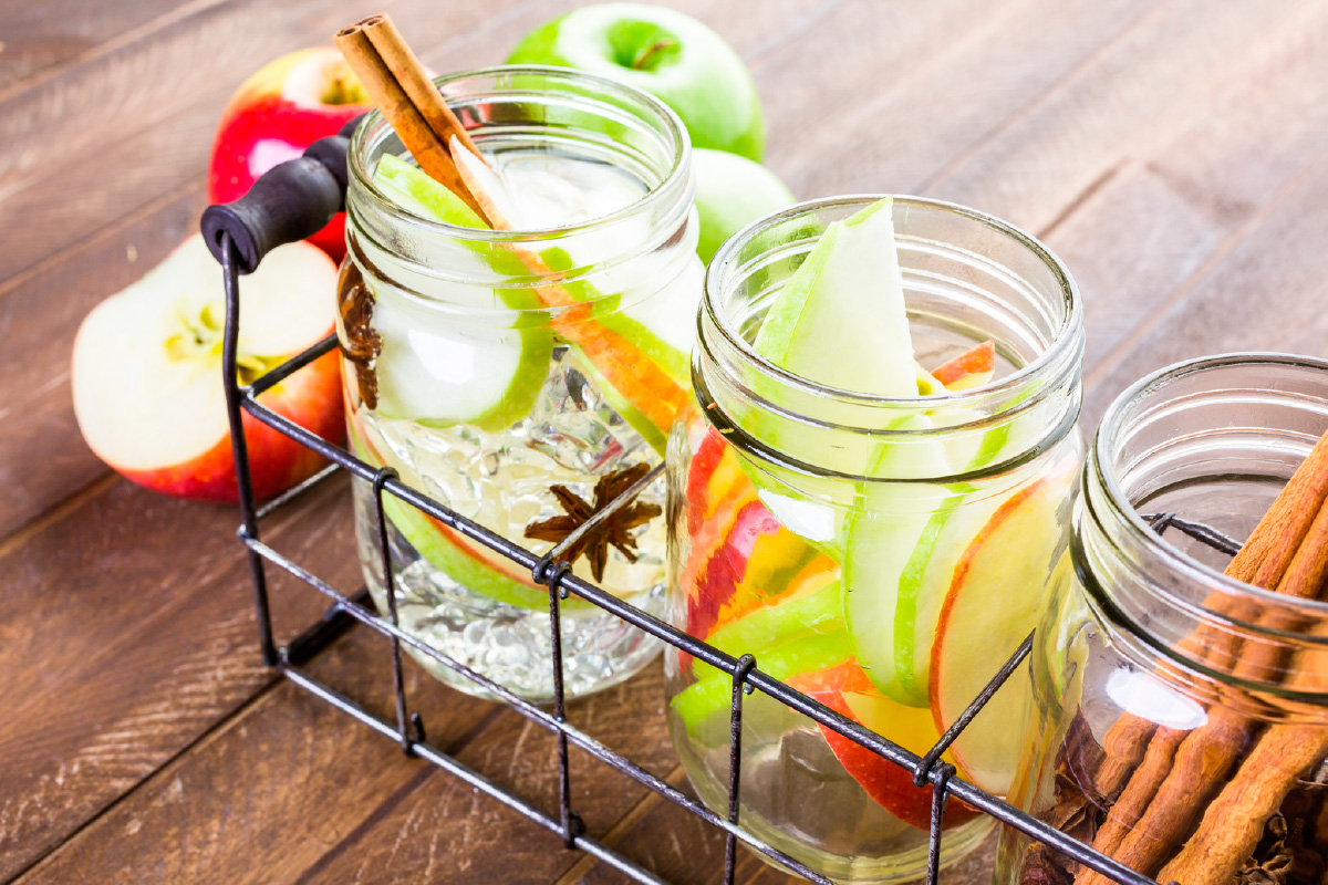 Beba água aromatizada e tenha saúde para dar e vender