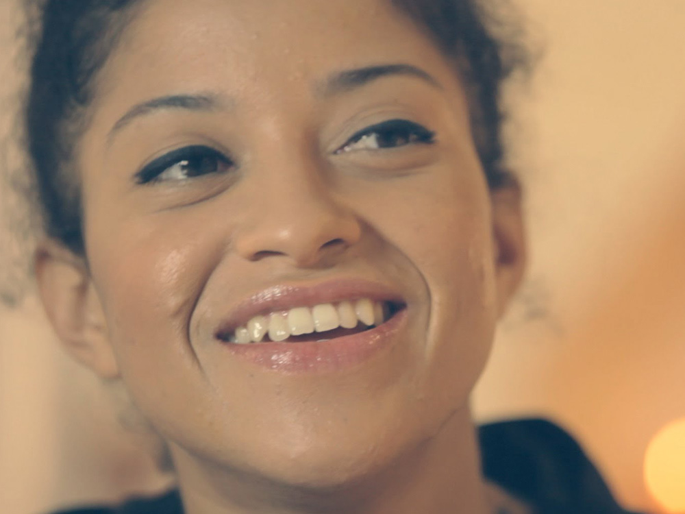 Blaya e namorado despem-se de preconceitos e posam nus