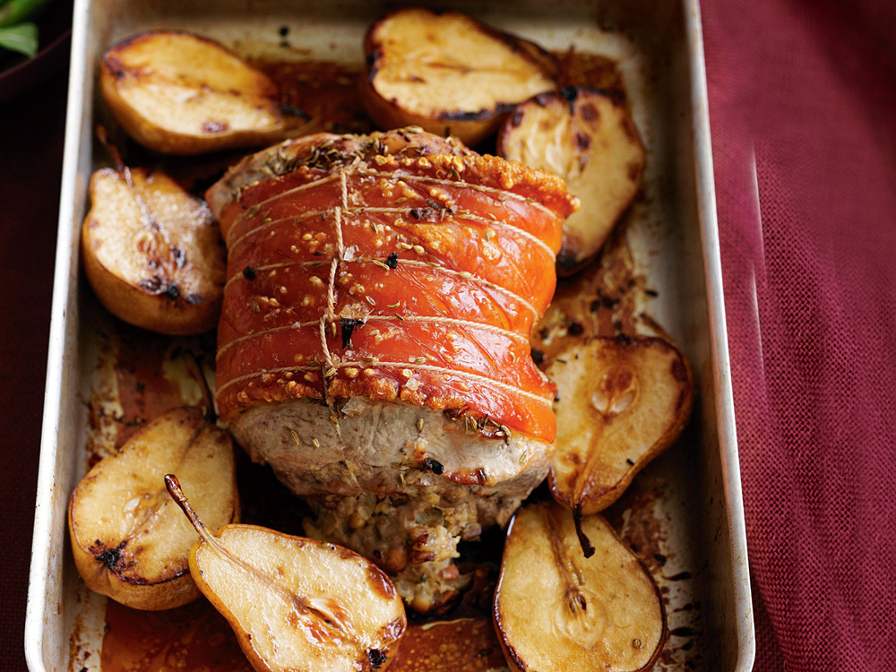 Porco assado com macadâmias e pêras