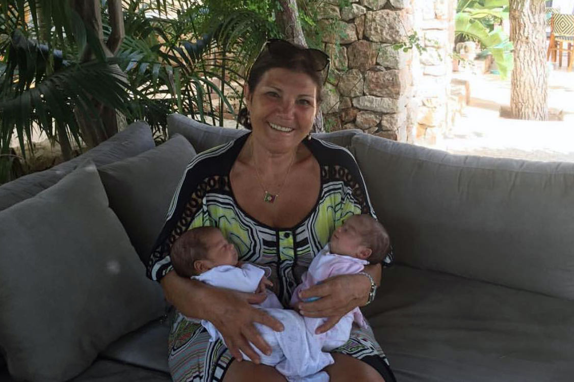 Dona Dolores, avó babada!