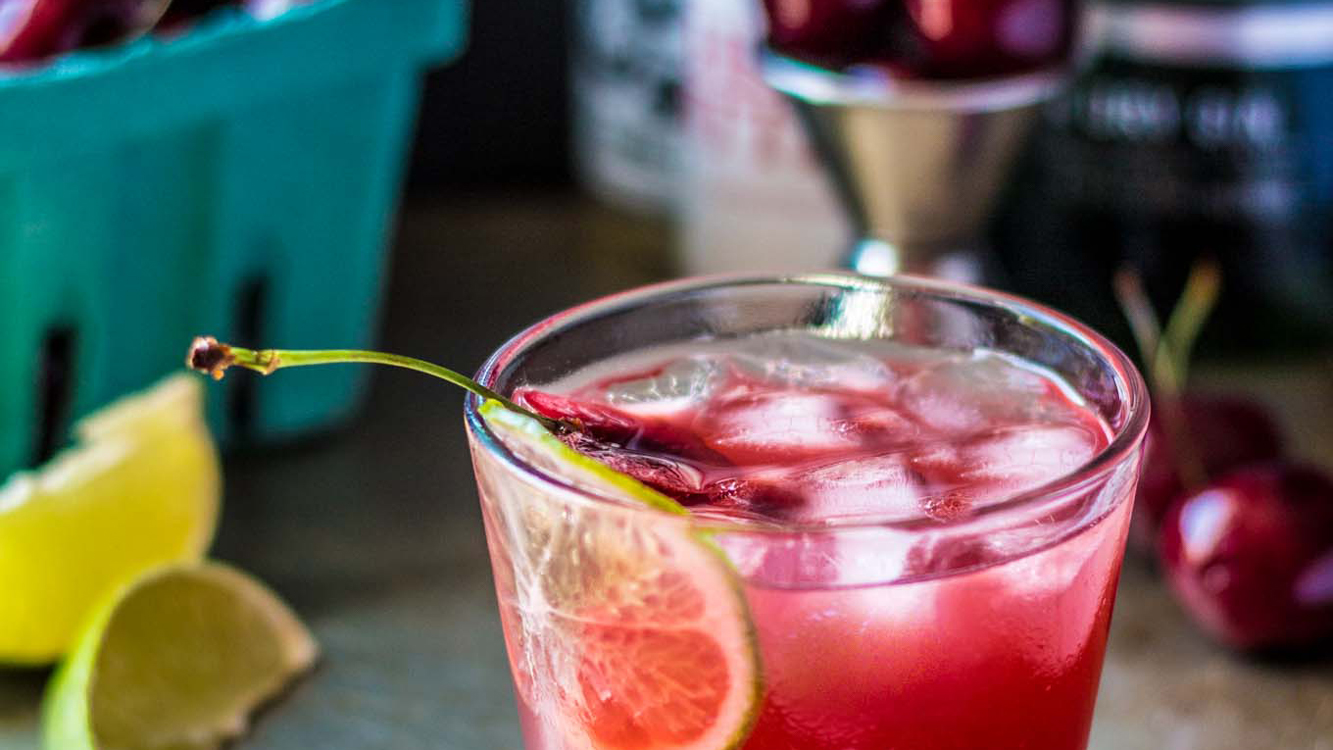 Cocktail de cereja? Só se for o cherry fizz!