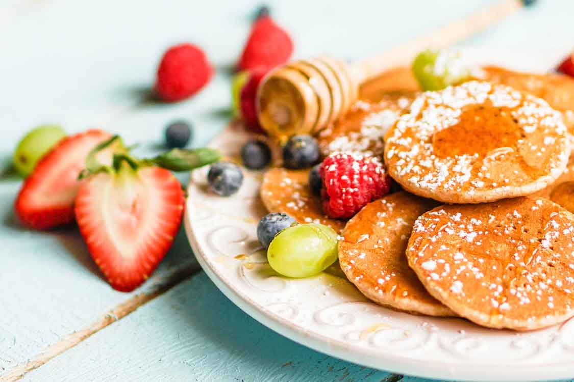 Pequeno almoço à londrina é com panquecas doces
