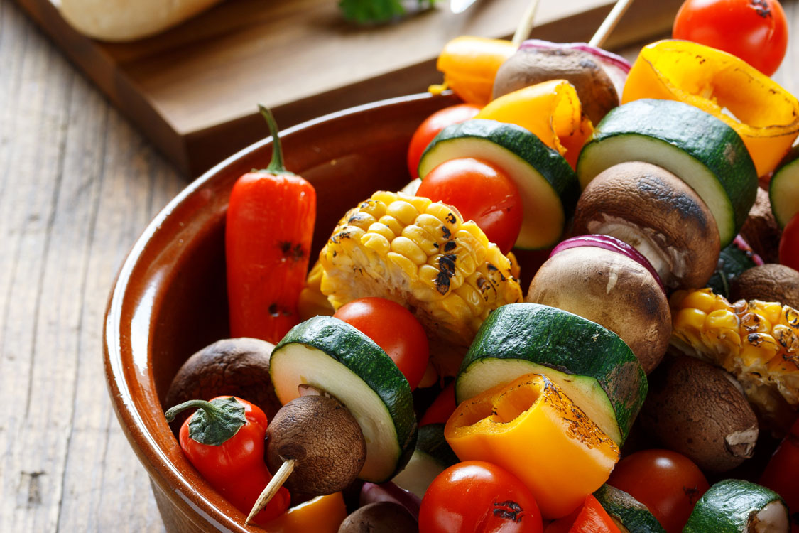 Espetada de cogumelos frescos como entrada