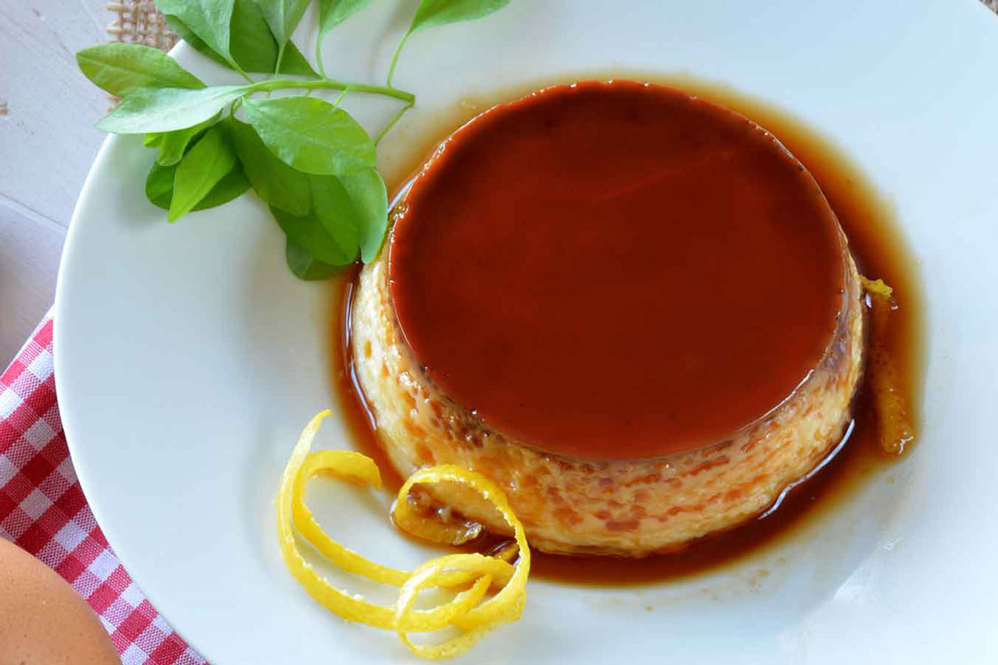 Aproveite a fruta que tem em casa: faça um flan de maçã