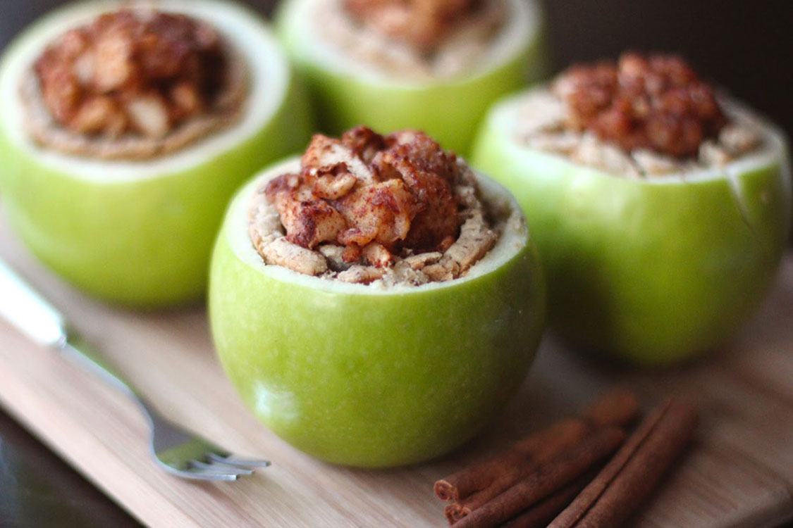 Maçã recheada para a sobremesa