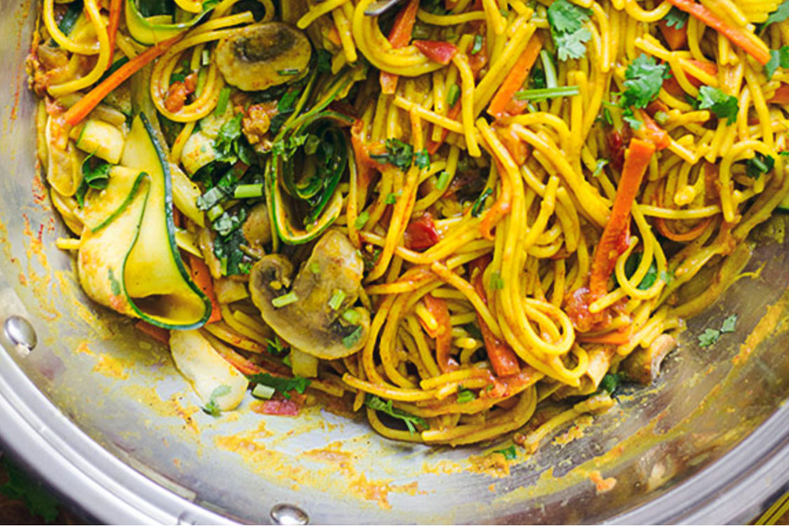 Esparguete de caril cheio de sabor