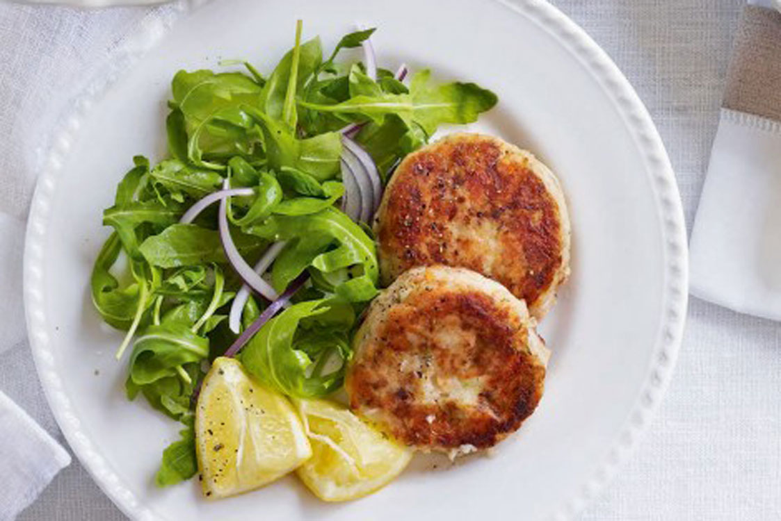 Pataniscas de salmão fumado à americana